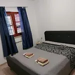 Graciela Apartment *