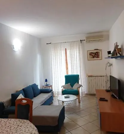 Graciela Apartman *
