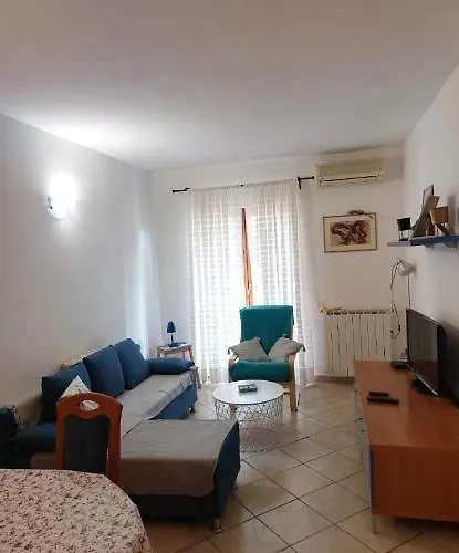 Graciela Apartman *
