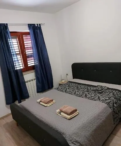 Graciela Apartman *
